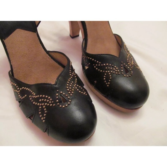 MK studded perforated ankle strap wood wedge shoes - Picture 4 of 7